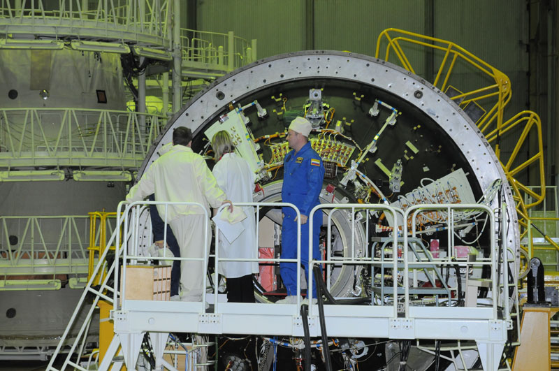 Занятия космонавтов на многоцелевом лабораторном модуле_14