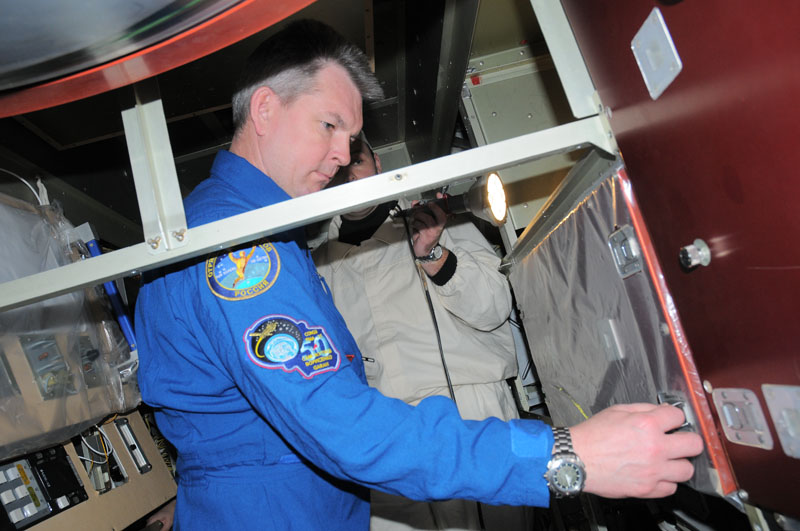 Занятия космонавтов на многоцелевом лабораторном модуле_17
