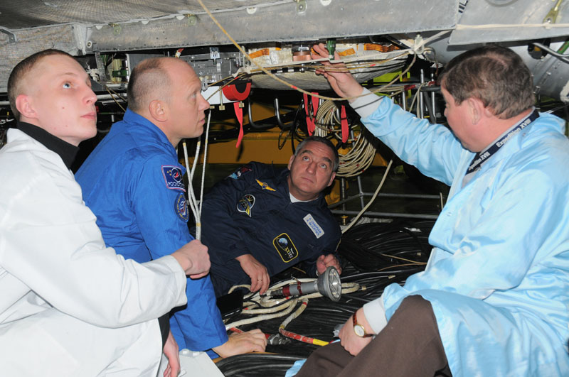 Занятия космонавтов на многоцелевом лабораторном модуле_19