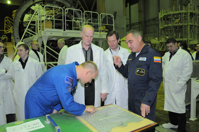 Занятия космонавтов на многоцелевом лабораторном модуле_23