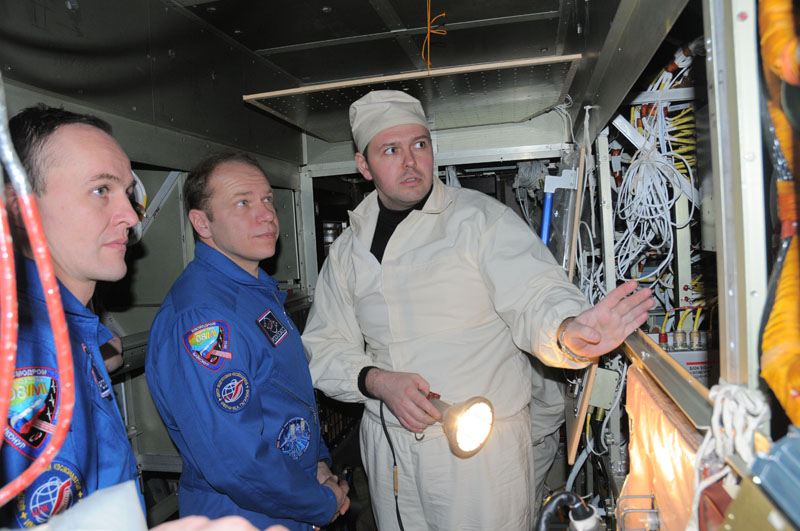 Занятия космонавтов на многоцелевом лабораторном модуле_32