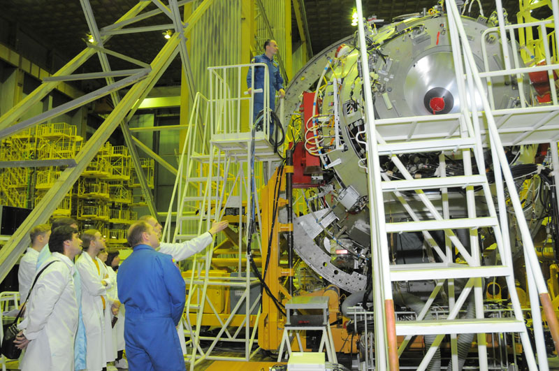 Занятия космонавтов на многоцелевом лабораторном модуле_40